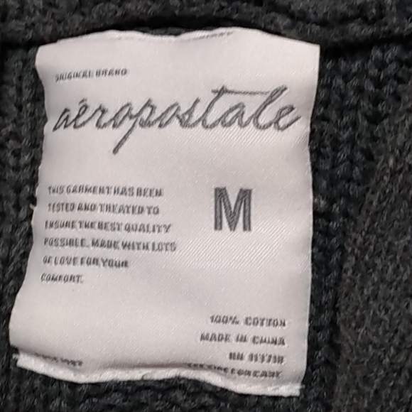 Women's aerapostale long sleeve sweater with hood like new only worn 2 times - Picture 2 of 3